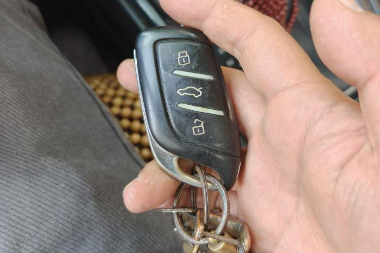 Used Roewe i5 2020 1.5L Automatic 4G Connect Luxury Flagship Edition Vehicle Key
