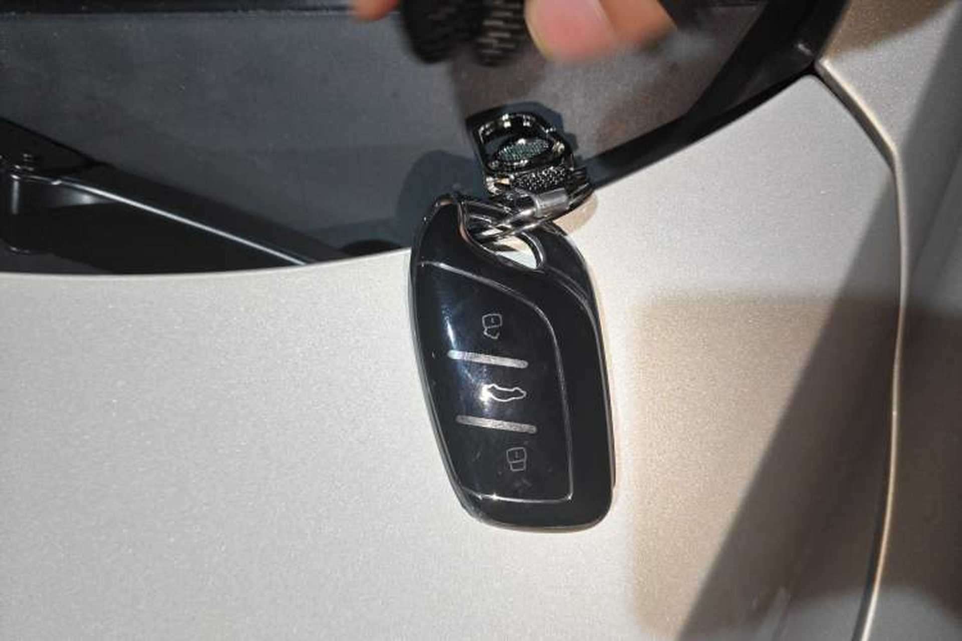Used Roewe i5 2020 1.5L Automatic 4G Connect Luxury Flagship Edition Vehicle Key