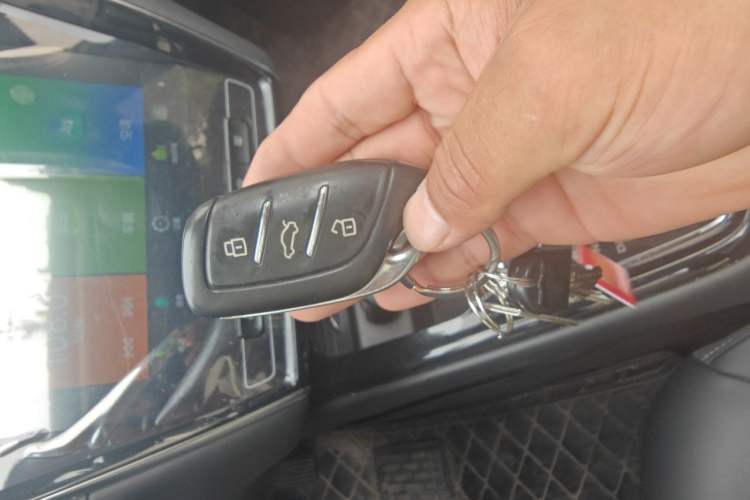 Used Roewe i5 2020 1.5L Automatic 4G Connect Luxury Flagship Edition Vehicle Key