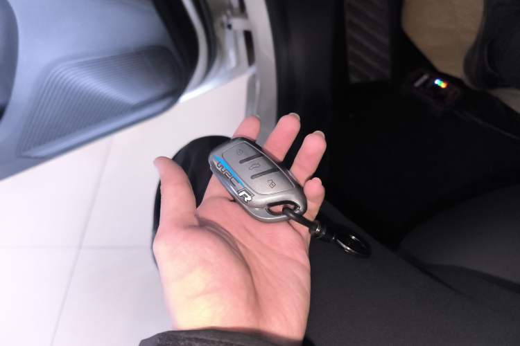 Used Roewe i5 2020 1.5L Automatic 4G Connect Luxury Flagship Edition Vehicle Key