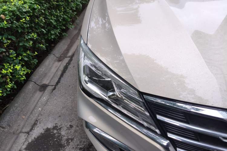 Used Roewe i5 2020 1.5L Automatic 4G Connect Luxury Flagship Edition Right Front Headlight