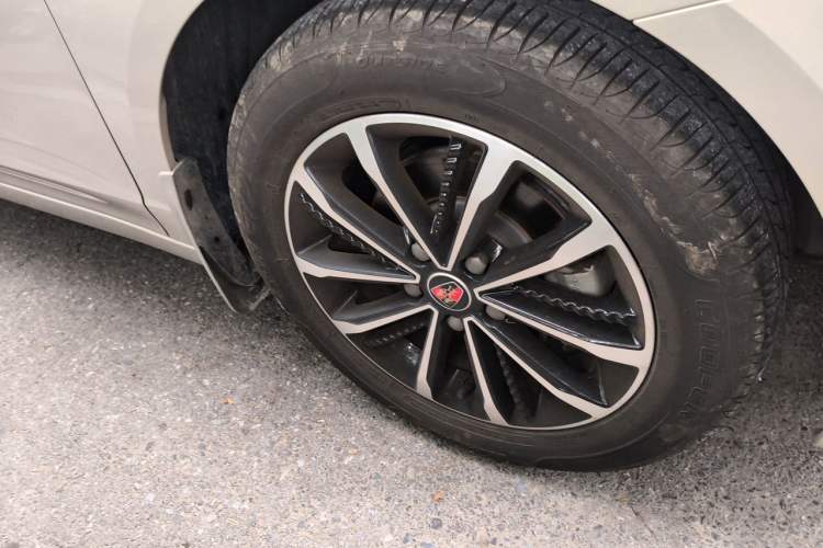 Used Roewe i5 2020 1.5L Automatic 4G Connect Luxury Flagship Edition Right Front Wheel Hub