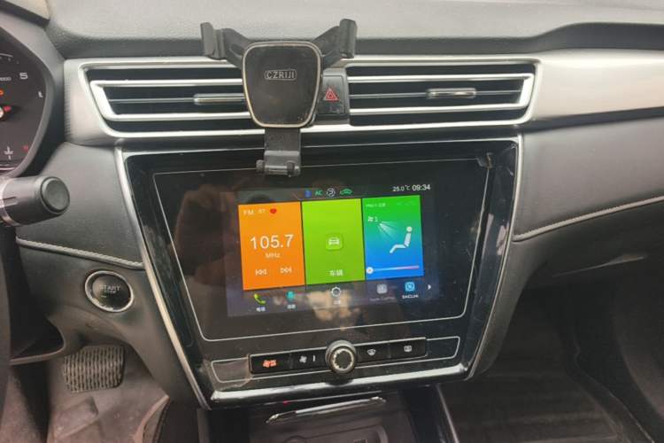 Used Roewe i5 2020 1.5L Automatic 4G Connected Linghao Edition Audio And AC Panel
