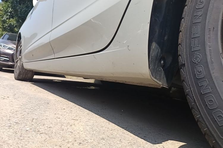 Used Roewe i5 2020 1.5L Automatic 4G Connect Luxury Flagship Edition Chassis Rear Left