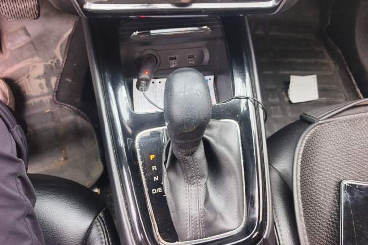 Used Roewe i5 2020 1.5L Automatic 4G Connected Linghao Edition Gear Lever