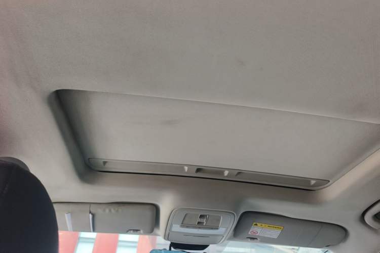Used Roewe i5 2020 1.5L Automatic 4G Connected Linghao Edition Headliner
