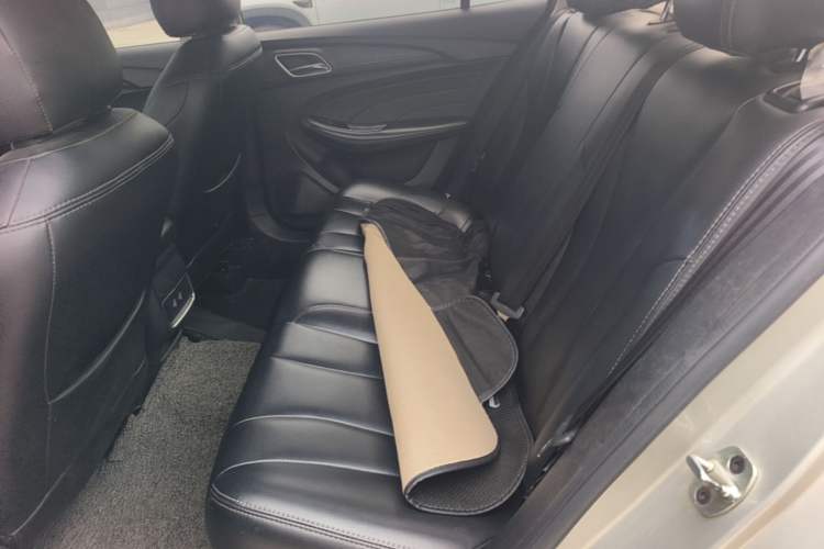 Used Roewe i5 2020 1.5L Automatic 4G Connected Linghao Edition Left Rear Seat