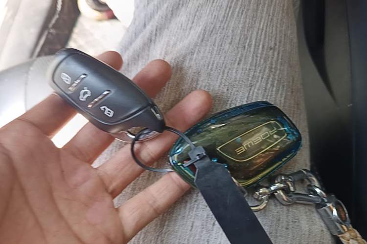 Used Roewe i5 2020 1.5L Automatic 4G Connect Luxury Flagship Edition Vehicle Key
