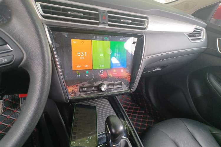 Used Roewe i5 2020 1.5L Automatic 4G Connect Luxury Flagship Edition Audio And AC Panel