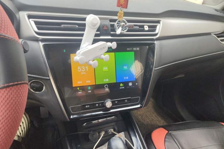 Used Roewe i5 2020 1.5L Automatic 4G Connect Luxury Flagship Edition Audio And AC Panel