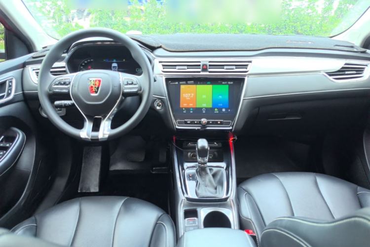 Used Roewe i5 2020 1.5L Automatic 4G Connect Luxury Flagship Edition Center Console