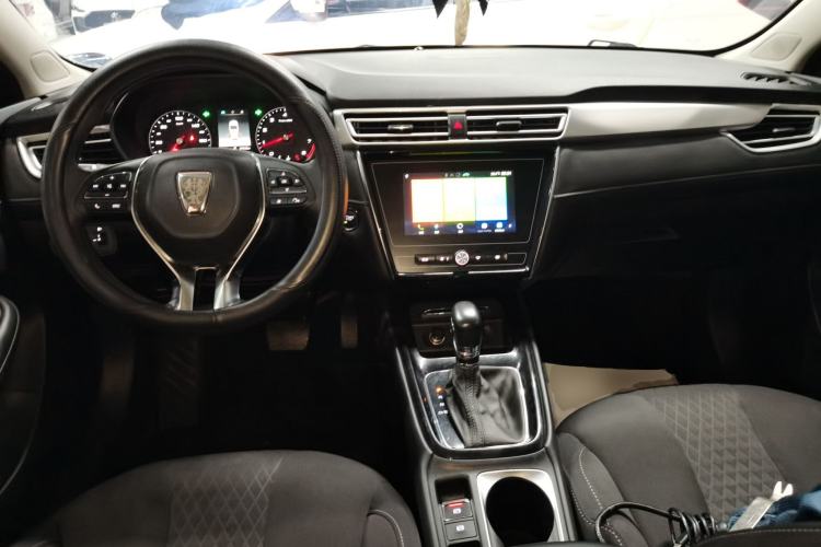 Used Roewe i5 2020 1.5L Automatic 4G Connected Linghao Edition Center Console