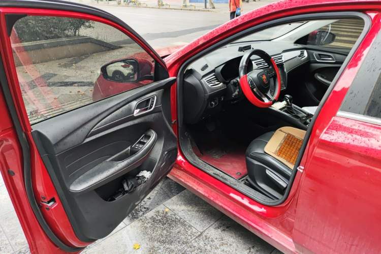 Used Roewe i5 2020 1.5L Automatic 4G Connect Luxury Flagship Edition Driver Seat