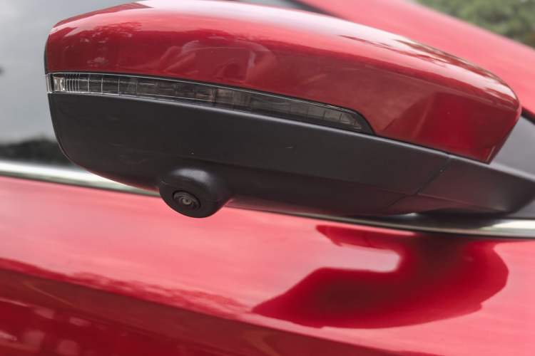 Used Roewe i5 2020 1.5L Automatic 4G Connect Luxury Flagship Edition Exterior 10
