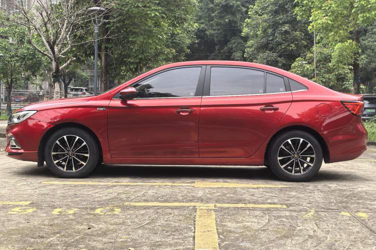 Used Roewe i5 2020 1.5L Automatic 4G Connect Luxury Flagship Edition Exterior 6