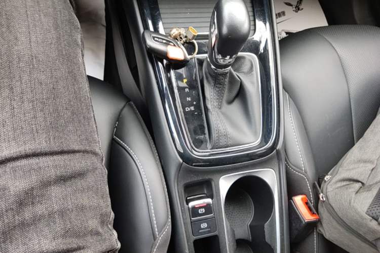 Used Roewe i5 2020 1.5L Automatic 4G Connect Luxury Flagship Edition Gear Lever