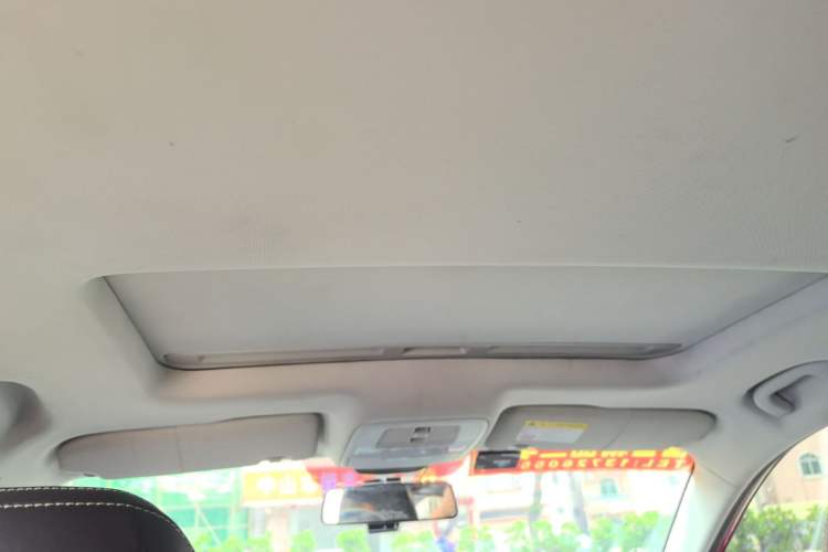 Used Roewe i5 2020 1.5L Automatic 4G Connect Luxury Flagship Edition Headliner