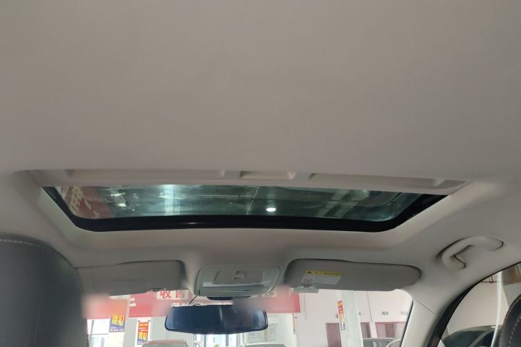 Used Roewe i5 2020 1.5L Automatic 4G Connect Luxury Flagship Edition Headliner