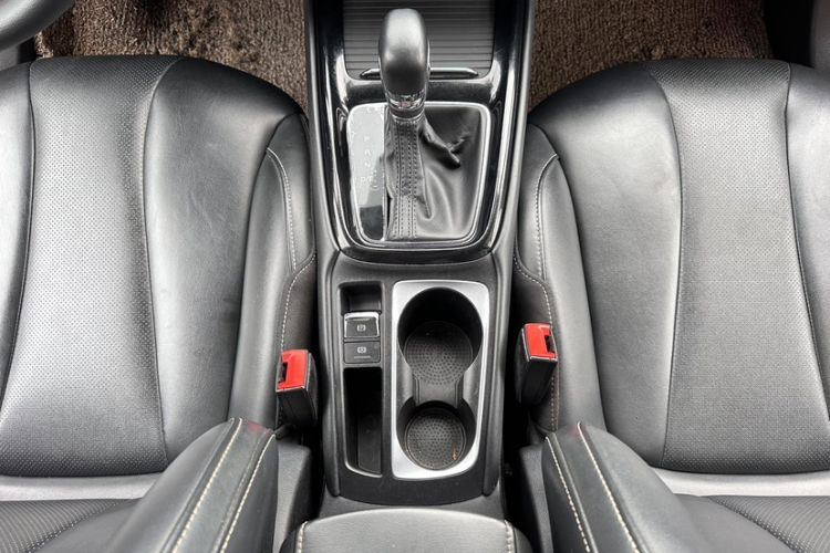 Used Roewe i5 2020 1.5L Automatic 4G Connect Luxury Flagship Edition Interior 10