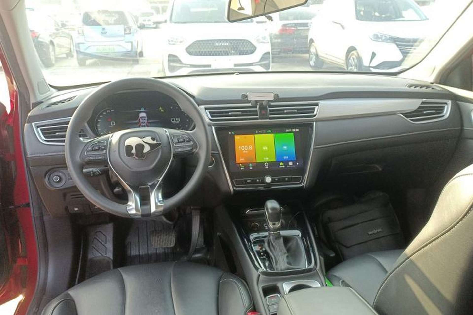 Used Roewe i5 2020 1.5L Automatic 4G Connect Luxury Flagship Edition Interior 2