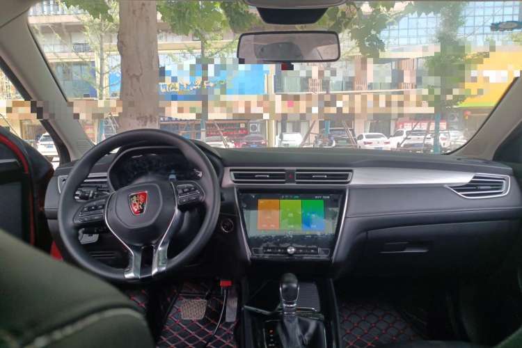 Used Roewe i5 2020 1.5L Automatic 4G Connect Luxury Flagship Edition Interior 2