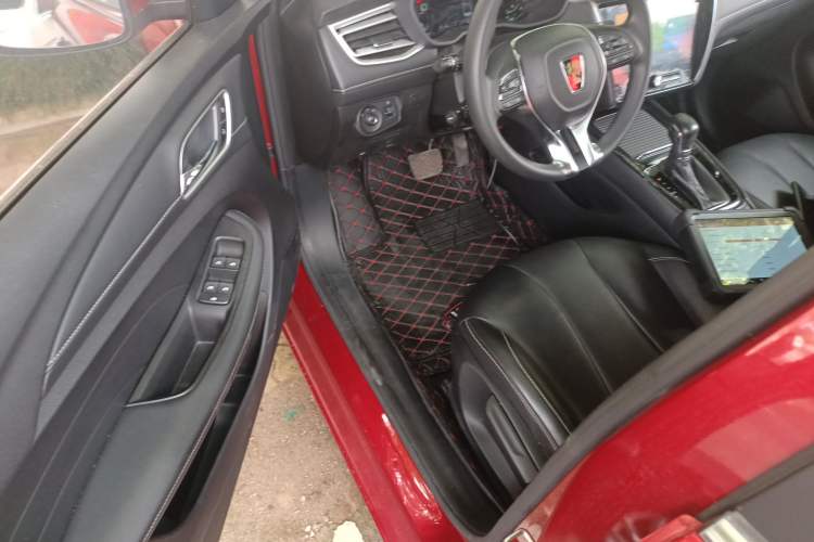 Used Roewe i5 2020 1.5L Automatic 4G Connect Luxury Flagship Edition Interior 3