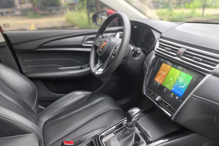 Used Roewe i5 2020 1.5L Automatic 4G Connect Luxury Flagship Edition Interior 7