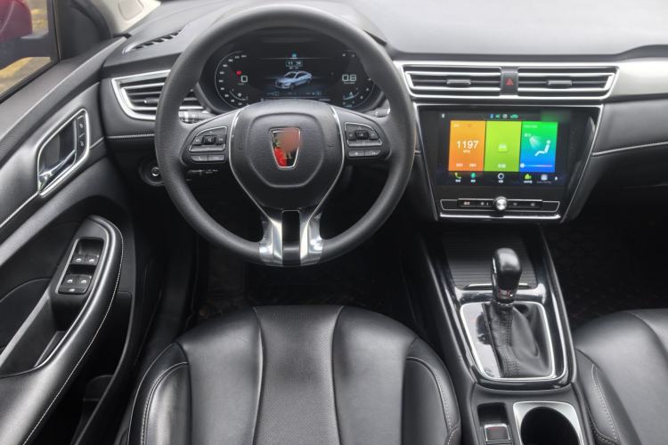 Used Roewe i5 2020 1.5L Automatic 4G Connect Luxury Flagship Edition Interior 9