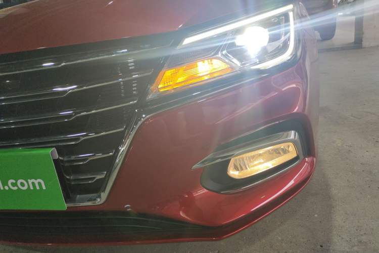 Used Roewe i5 2020 1.5L Automatic 4G Connect Luxury Flagship Edition Left Front Headlight