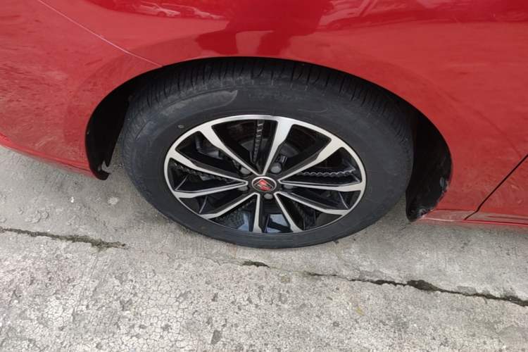 Used Roewe i5 2020 1.5L Automatic 4G Connect Luxury Flagship Edition Left Front Wheel Hub