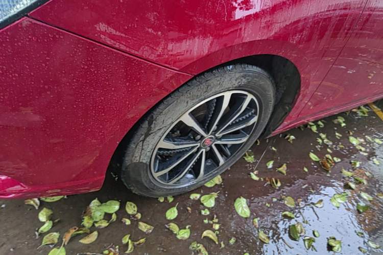 Used Roewe i5 2020 1.5L Automatic 4G Connect Luxury Flagship Edition Left Front Wheel Hub