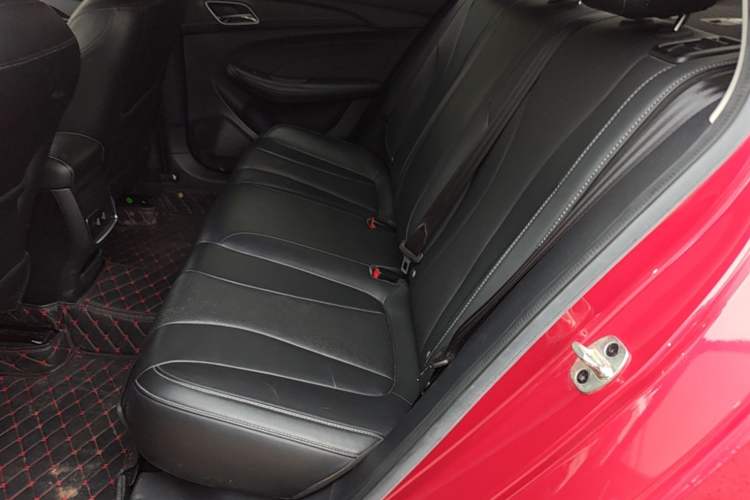 Used Roewe i5 2020 1.5L Automatic 4G Connect Luxury Flagship Edition Left Rear Seat