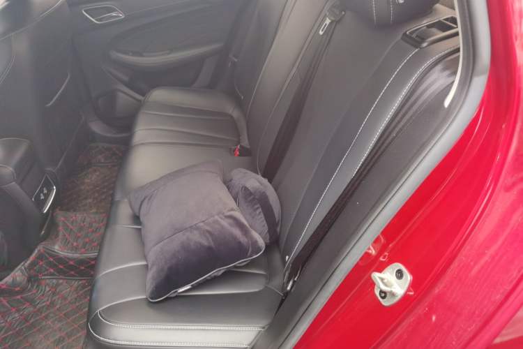 Used Roewe i5 2020 1.5L Automatic 4G Connect Luxury Flagship Edition Left Rear Seat