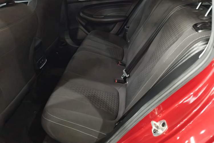 Used Roewe i5 2020 1.5L Automatic 4G Connected Linghao Edition Left Rear Seat