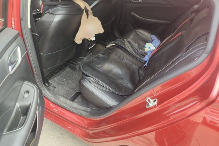 Used Roewe i5 2020 1.5L Automatic 4G Connect Luxury Flagship Edition Left Rear Seat
