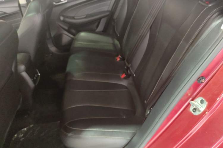 Used Roewe i5 2020 1.5L Automatic 4G Connect Luxury Flagship Edition Left Rear Seat