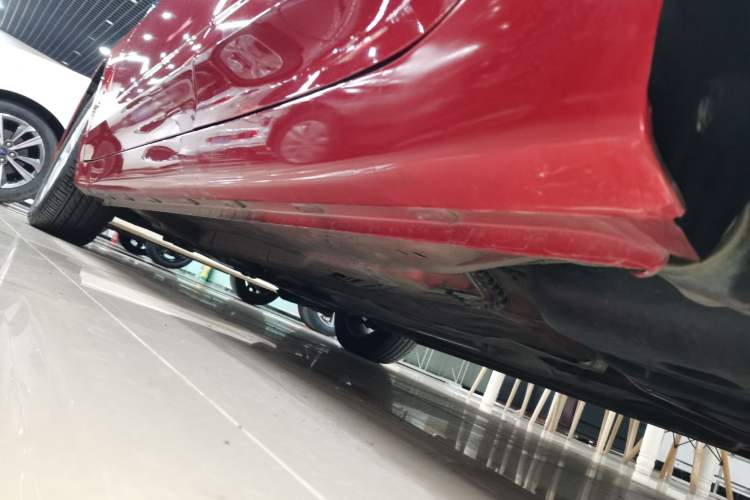 Used Roewe i5 2020 1.5L Automatic 4G Connected Linghao Edition Left Side Sill