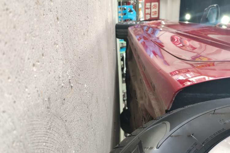 Used Roewe i5 2020 1.5L Automatic 4G Connect Luxury Flagship Edition Left Side Sill