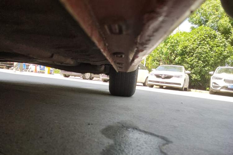 Used Roewe i5 2020 1.5L Automatic 4G Connect Luxury Flagship Edition Left Side Sill