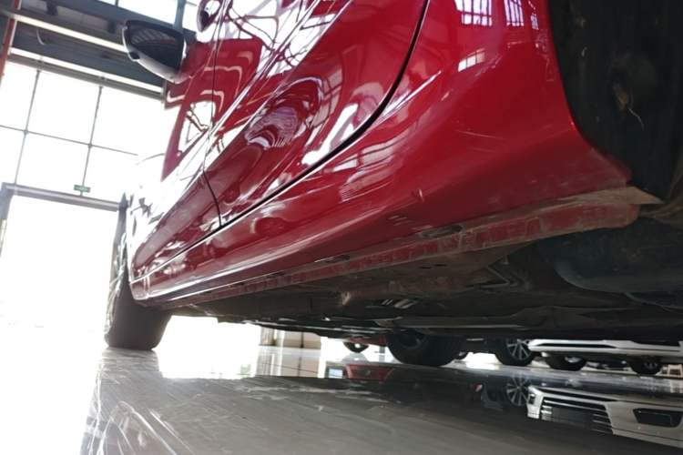 Used Roewe i5 2020 1.5L Automatic 4G Connect Luxury Flagship Edition Left Side Sill