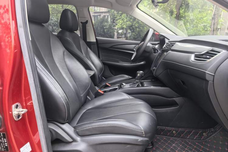 Used Roewe i5 2020 1.5L Automatic 4G Connect Luxury Flagship Edition Right Front Seat