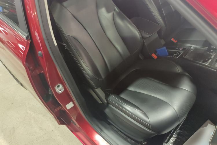 Used Roewe i5 2020 1.5L Automatic 4G Connect Luxury Flagship Edition Right Front Seat