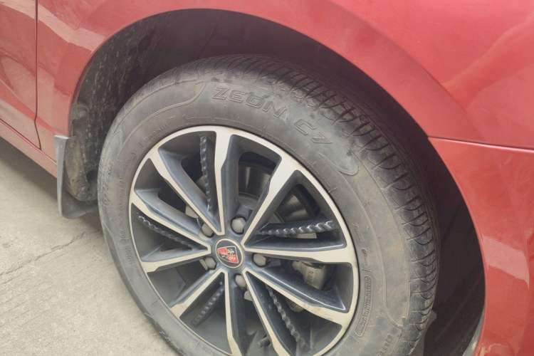 Used Roewe i5 2020 1.5L Automatic 4G Connect Luxury Flagship Edition Right Front Wheel Hub