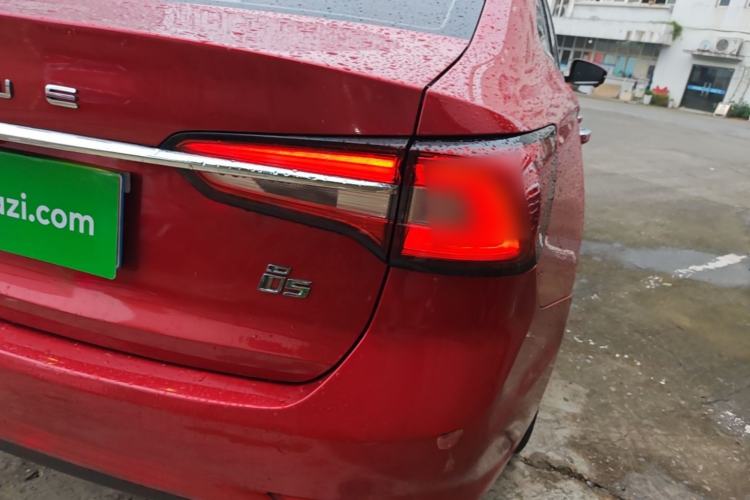 Used Roewe i5 2020 1.5L Automatic 4G Connect Luxury Flagship Edition Right Rear Taillight