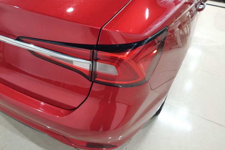 Used Roewe i5 2020 1.5L Automatic 4G Connected Linghao Edition Right Rear Taillight
