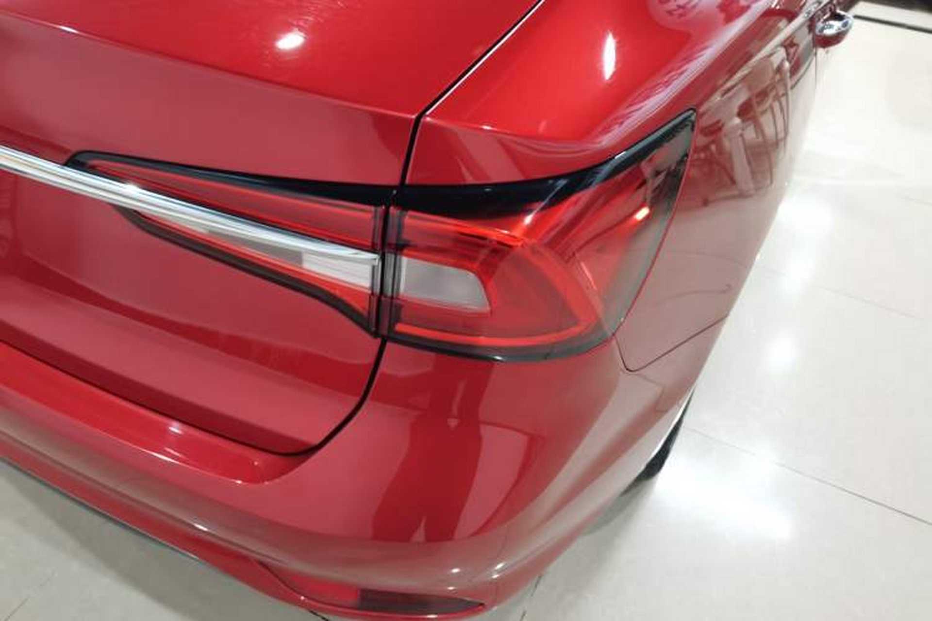 Used Roewe i5 2020 1.5L Automatic 4G Connected Linghao Edition Right Rear Taillight