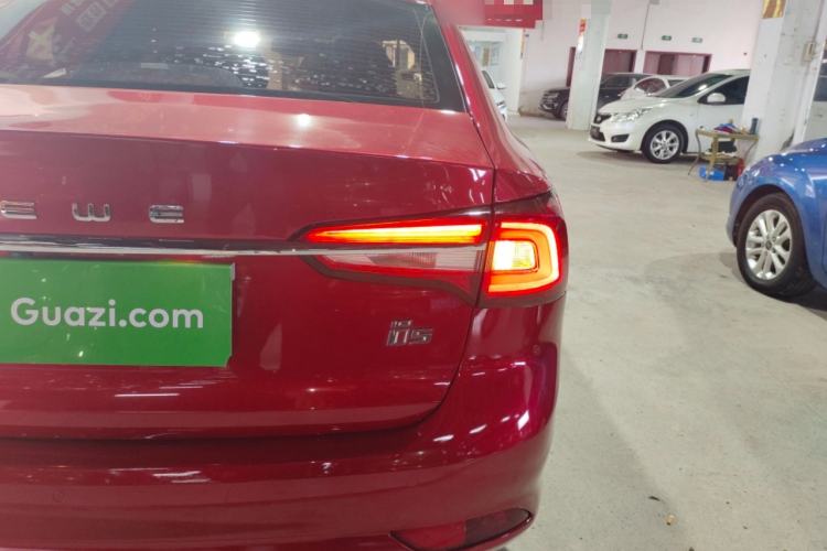 Used Roewe i5 2020 1.5L Automatic 4G Connect Luxury Flagship Edition Right Rear Taillight