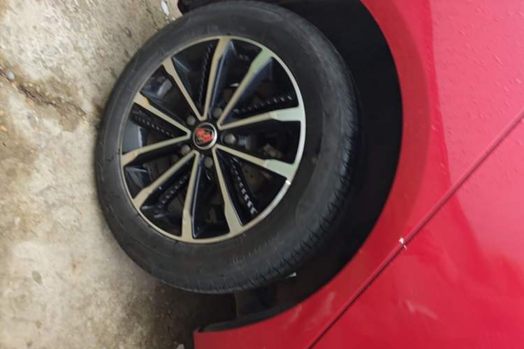 Used Roewe i5 2020 1.5L Automatic 4G Connect Luxury Flagship Edition Right Rear Wheel Hub