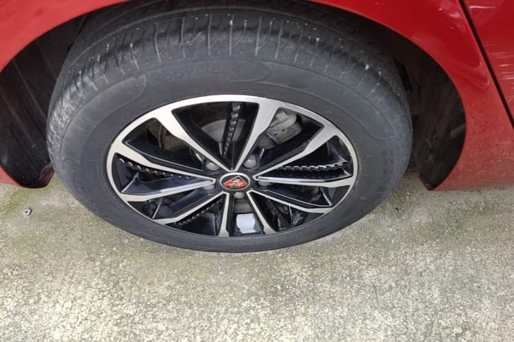 Used Roewe i5 2020 1.5L Automatic 4G Connect Luxury Flagship Edition Right Rear Wheel Hub