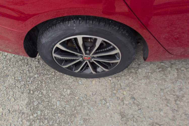 Used Roewe i5 2020 1.5L Automatic 4G Connect Luxury Flagship Edition Right Rear Wheel Hub